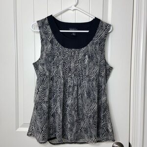 NWOT‎ Rafaella women’s black white pleated sheer lined sleeveless blouse large